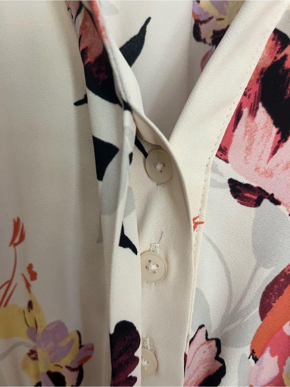 Torrid Cream Floral Peplum Blouse Flutter Sleeve, Size 2/2x - Picture 7 of 7